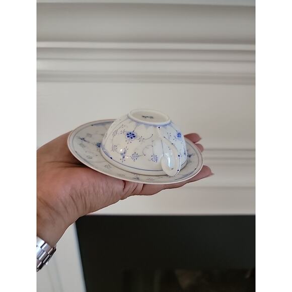 Bing & Grondahl B & G Antique Demitasse Tea cup & Saucer Rare - Picture 7 of 7